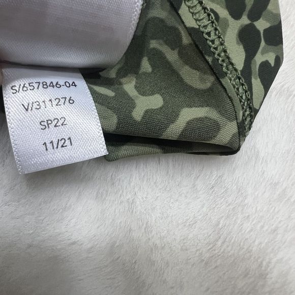 Athleta Ultimate Train Tee Olive Green Camo Sz XS - Picture 9 of 11